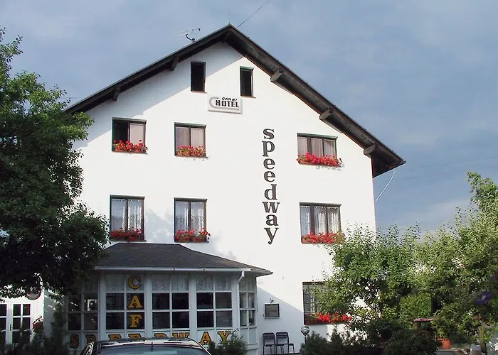 Speedway Hotel 3*